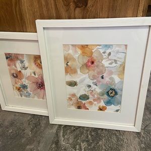 2 matching pictures